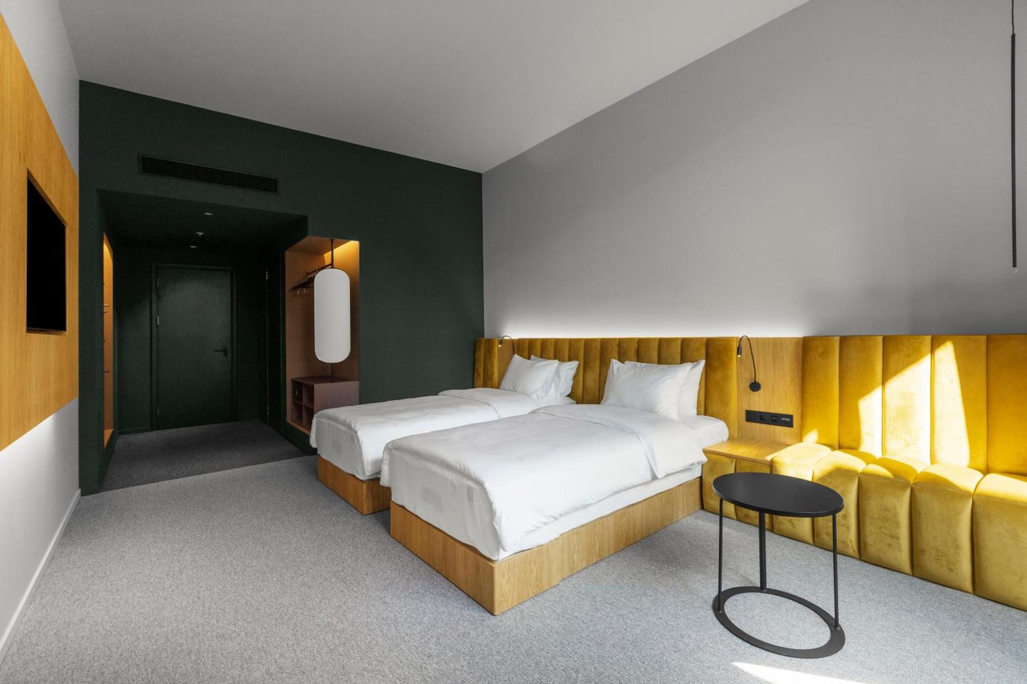 Hotel Episode 4*